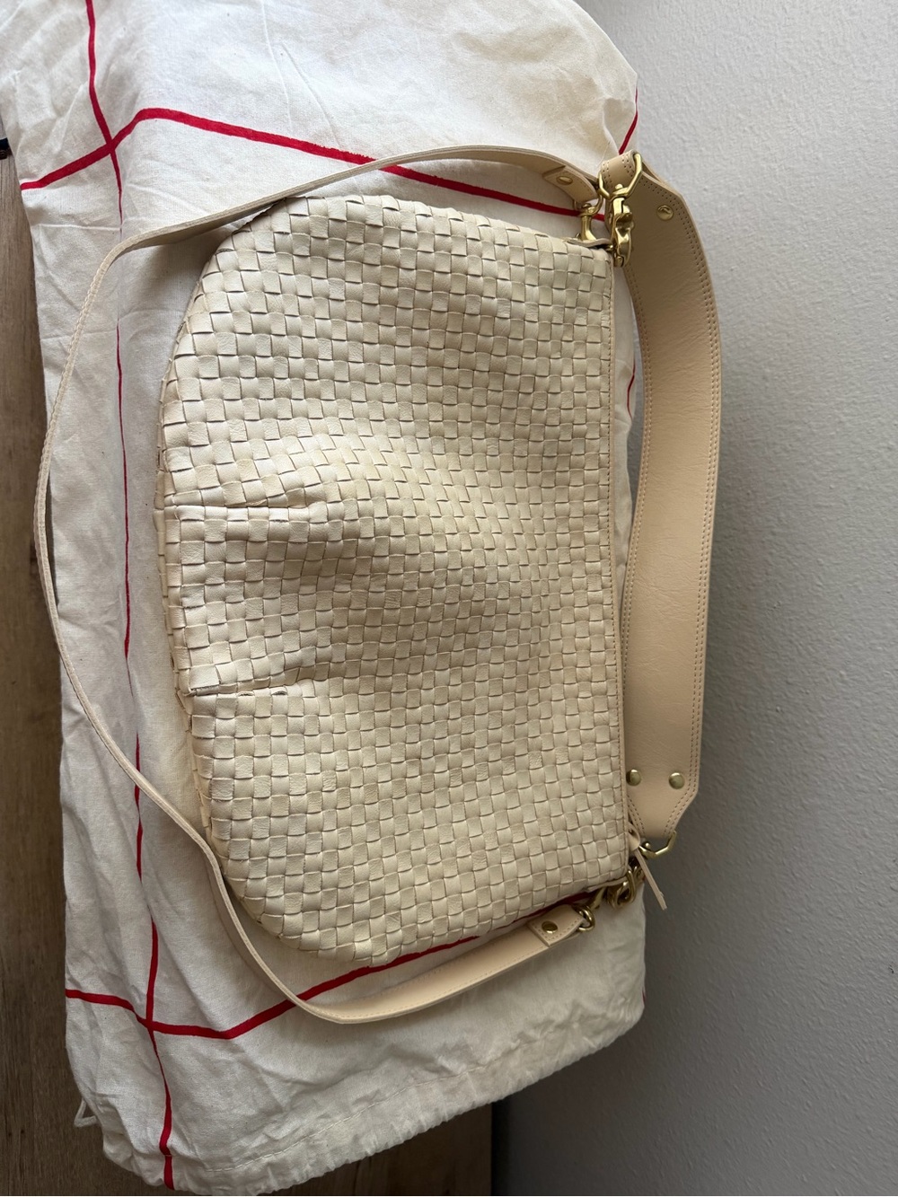 Clare V. Moyen Messenger in buttercream Crossbody Should bag - Picture 6 of 14